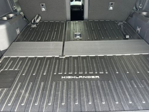 New 2026 Toyota Highlander XLE image 17