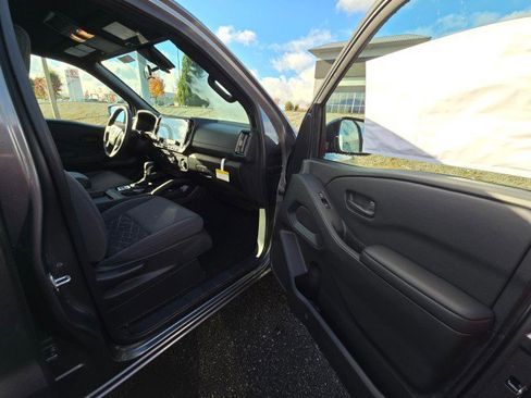 New 2026 Nissan Frontier SV w/ SV Convenience Package image 10