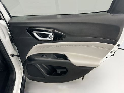 Used 2025 Jeep Compass Limited image 29