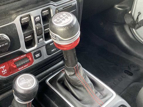 Certified 2018 Jeep Wrangler Unlimited Rubicon w/ Steel Bumper Group image 9