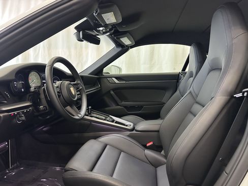 Used 2023 Porsche 911 Carrera image 15