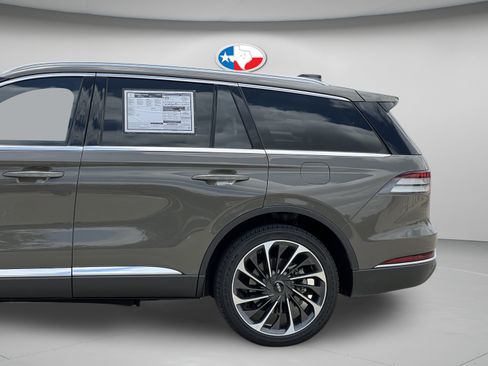 New 2025 Lincoln Aviator Reserve w/ Equipment Group 201A AWD/4WD image 31
