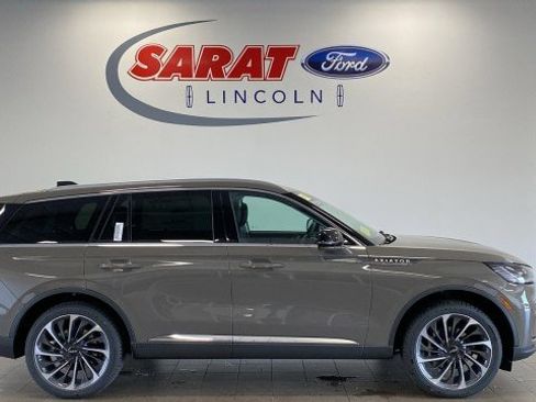 New 2025 Lincoln Aviator Reserve w/ Equipment Group 201A image 1