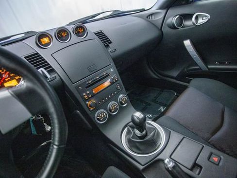 Used 2005 Nissan 350Z Coupe w/ (N93) Cargo Convenience Pkg image 45