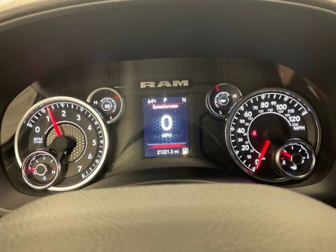 Used 2024 RAM 2500 Big Horn w/ Bed Utility Group image 15