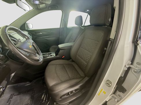 Used 2018 Chevrolet Equinox LT image 22