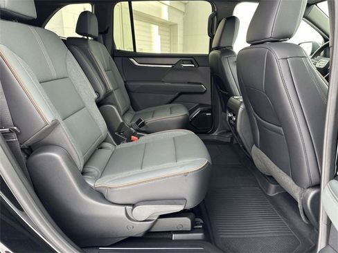 Used 2024 GMC Acadia AT4 w/ LPO, Floor Liner Package image 24