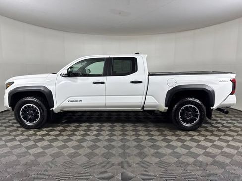 Used 2025 Toyota Tacoma TRD Off-Road w/ TRD Off Road Upgrade Package AWD/4WD image 7