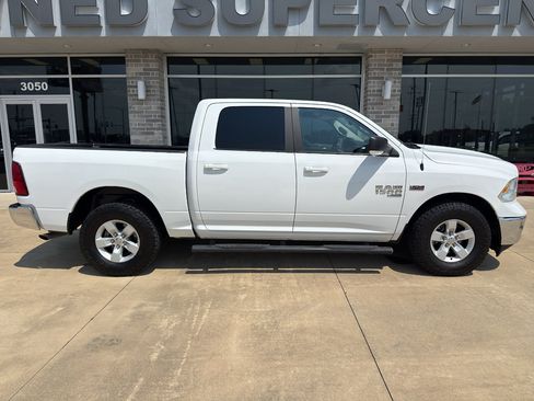 Used 2021 RAM 1500 Classic SLT w/ Luxury Group AWD/4WD image 1