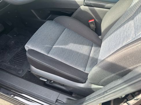 Used 2023 Nissan Rogue SV FWD image 7