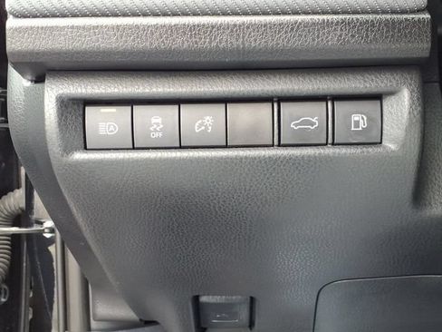 Used 2025 Toyota Camry SE FWD image 19