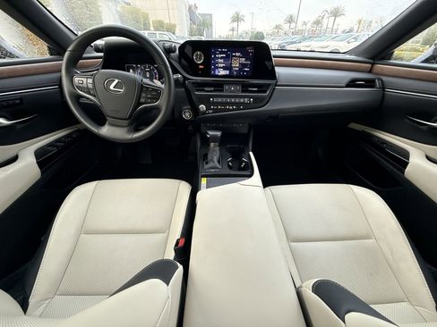 Used 2025 Lexus ES 350 w/ Premium Package image 19