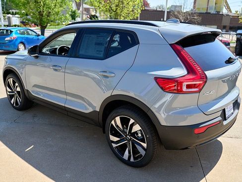 New 2026 Volvo XC40 B5 Plus w/ Climate Package AWD/4WD image 7