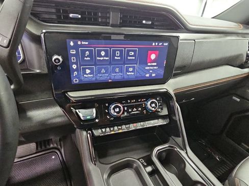Used 2025 GMC Sierra 2500 AT4 AWD/4WD image 13