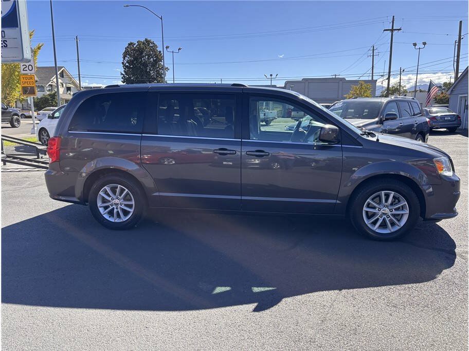 Used 2019 Dodge Grand Caravan SXT FWD image 6