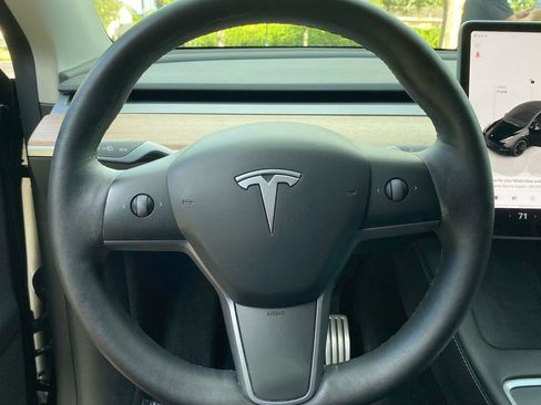 Used 2022 Tesla Model Y Performance image 17
