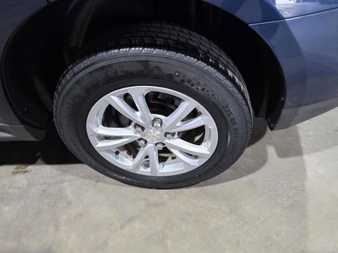 Used 2017 Chevrolet Equinox LT w/ Convenience Package image 21