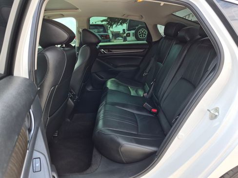 Used 2022 Honda Accord Touring image 31