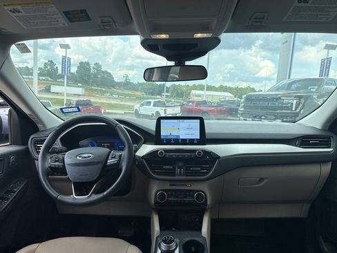 Used 2022 Ford Escape SEL w/ Technology Package FWD image 11