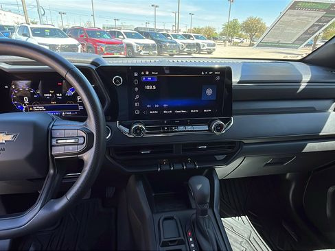 Used 2024 Chevrolet Colorado W/T image 19