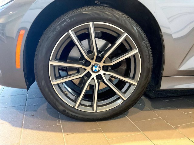Used 2019 BMW 330i xDrive Sedan AWD/4WD image 9