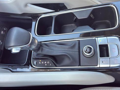 Used 2025 Kia Telluride S image 32