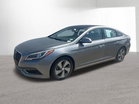 Used 2017 Hyundai Sonata Limited w/ Ultimate Package 02 FWD image 13