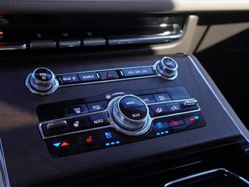 Used 2023 Lincoln Aviator Reserve w/ Equipment Group 201A image 27