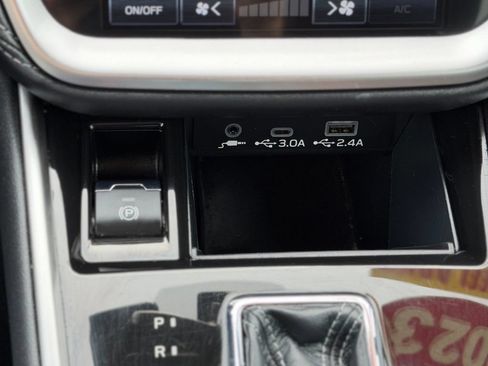 Used 2023 Subaru Outback Limited AWD/4WD image 16