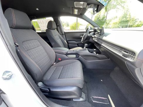 Used 2025 Honda HR-V Sport image 32