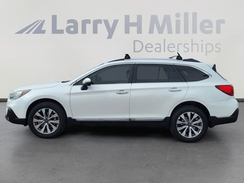 Used 2018 Subaru Outback 2.5i Touring image 2