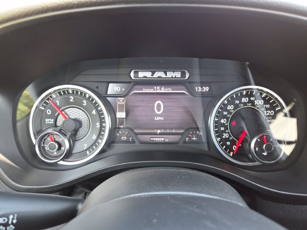 Used 2025 RAM 1500 Big Horn AWD/4WD image 35