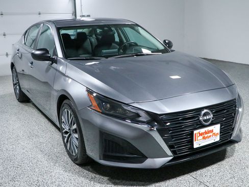 Used 2025 Nissan Altima 2.5 SV FWD image 5