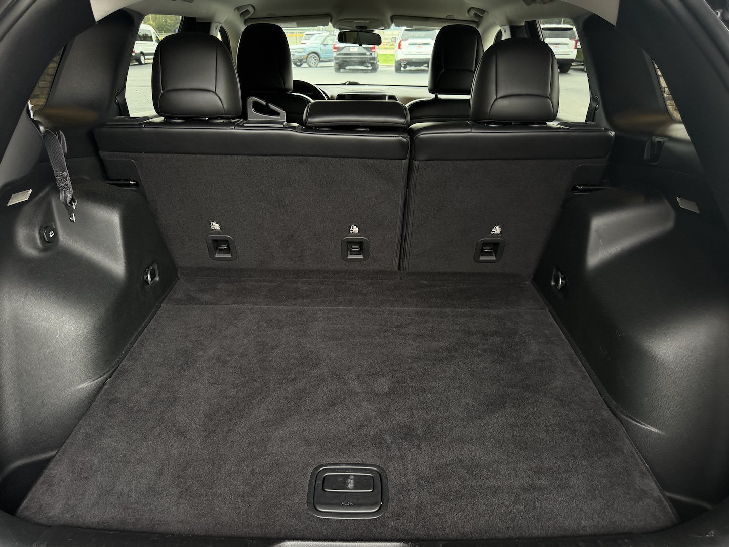 Used 2019 Jeep Cherokee Latitude Plus FWD image 32