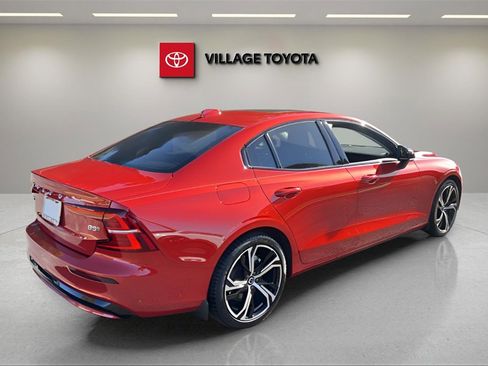 Used 2024 Volvo S60 B5 Plus w/ Climate Package image 5