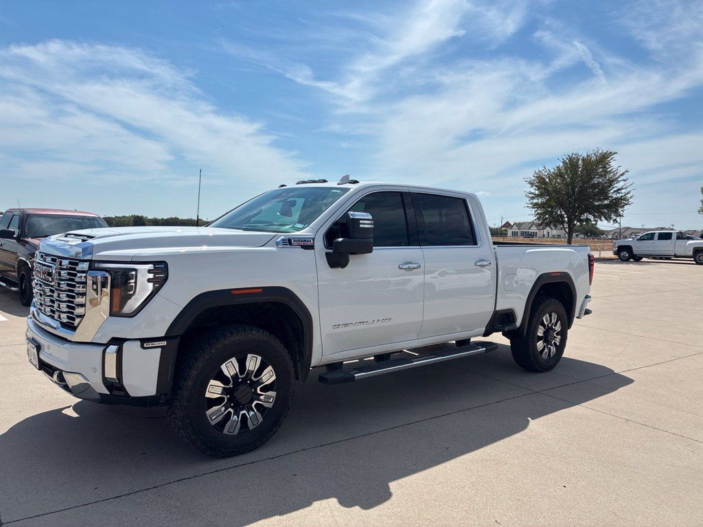 Used 2024 GMC Sierra 2500 Denali w/ Denali Reserve Package AWD/4WD image 1
