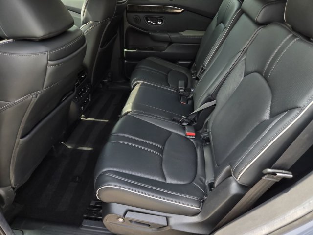 Used 2025 Honda Pilot Elite image 13