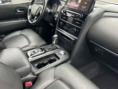 Used 2021 Nissan Armada SV image 17