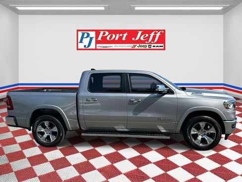 Used 2022 RAM 1500 Laramie AWD/4WD image 3