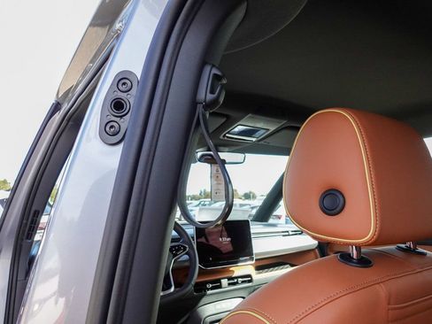 New 2025 Volkswagen ID. Buzz Pro S image 21