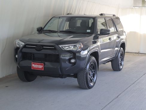 Used 2024 Toyota 4Runner SR5 Premium w/ Moonroof Package AWD/4WD image 28