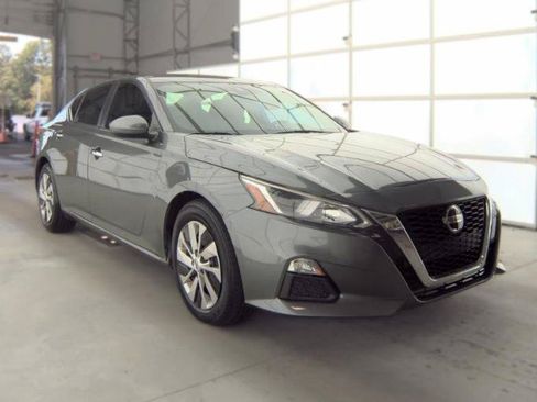 Used 2022 Nissan Altima 2.5 S FWD image 5