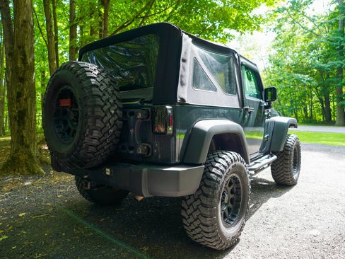 Used 2017 Jeep Wrangler Rubicon AWD/4WD image 7