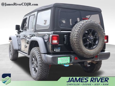 Used 2024 Jeep Wrangler Unlimited AWD/4WD image 3