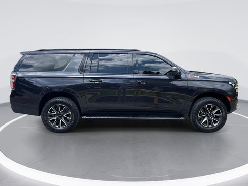 Used 2022 Chevrolet Suburban Z71 AWD/4WD image 9