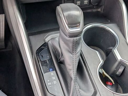 Used 2020 Toyota Highlander XLE FWD image 30