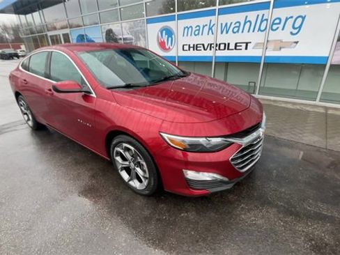 Used 2024 Chevrolet Malibu LT image 2