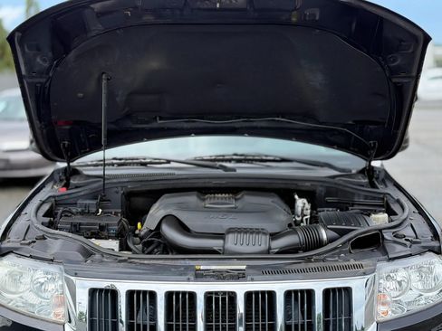 Used 2011 Jeep Grand Cherokee Laredo AWD/4WD image 28