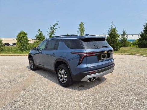 Used 2024 Chevrolet Traverse LT FWD image 8