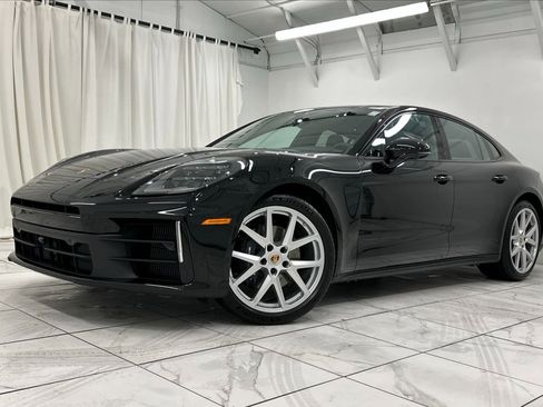 New 2025 Porsche Panamera image 1